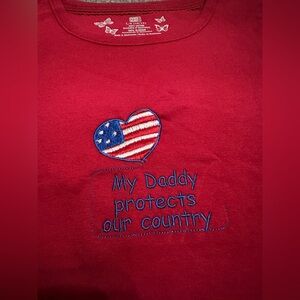 Vintage My Daddy Protects Our Country Child Tshirt Red  Size L Girls Military